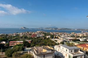 Pozzuoli alta, 4 vani panoramico con posti auto