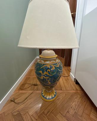 Lume in ceramica di Caltagirone