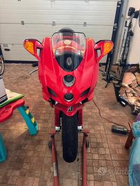 Moto Ducati 749