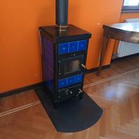 Stufa rivestita in ceramica