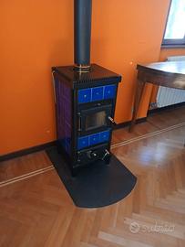 Stufa rivestita in ceramica