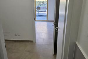 SCANDICCI Fondo commerciale con resede