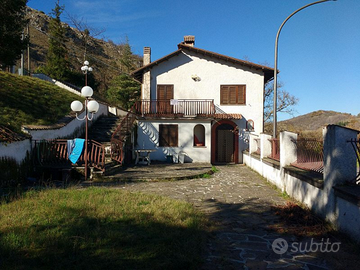 Villa a Tagliacozzo (AQ) mq. 200 ca. - . 168.000
