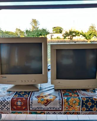Lotto Monitor CRT 15" e 14" per Pezzi di Ricambio 