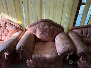 REGALASI SET DI DIVANI