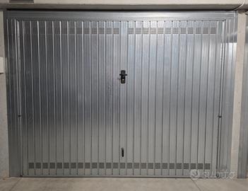 Garage nuovo con porta elettrica