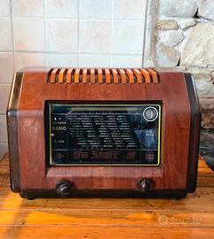 radio valvolare Siemens S426 anni 40 funzionante..