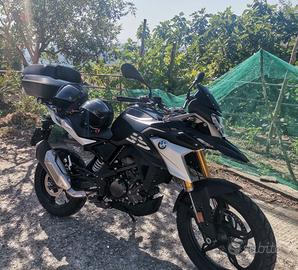 Moto BMW 310 GS nera