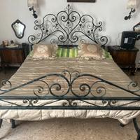 Letto matrimoniale in ferro battuto