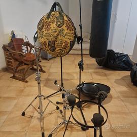 vari cavalletti per hangdrum e microfoni