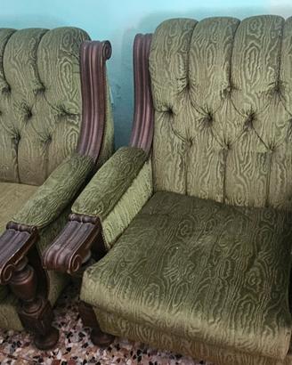 Coppia poltrone classiche con rivestimento verde