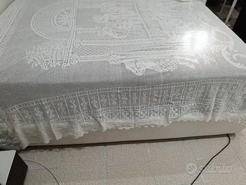 copriletto matrimoniale all'uncinetto 