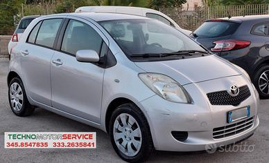 Toyota Yaris 1.0 5 porte