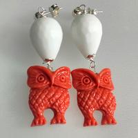 orecchini in argento con gufetti rossi e goccia bi