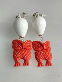 orecchini in argento con gufetti rossi e goccia bi