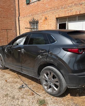 Mazda cx30 diesel incidentata