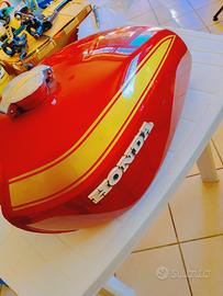 Serbatoio Honda + fiancatine 
