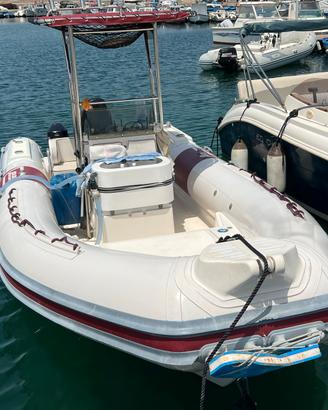 Joker boat clubman 21 con suzuki e ausiliario