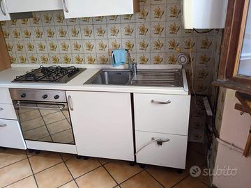 Cucina colore bianco come nuova