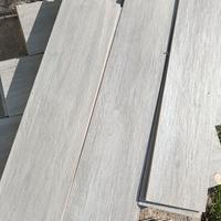 gres effetto legno grigio per esterni piastrelle