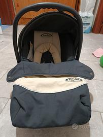 Ovetto inglesina completo di coprigambe e parasole