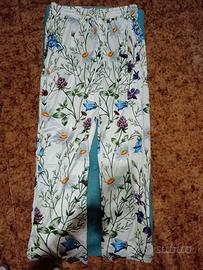 Pantalone donna con fantasia floreale 