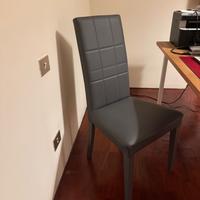 Sedie con spalliera alta