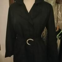 Elegante impermeabile nero