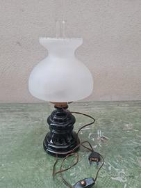 lume a bottiglia con liquore 