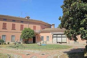 Villa a Curtatone, via Punte, 92, 10 locali