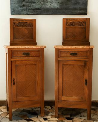 Comodini intarsiati in legno e marmo rosso