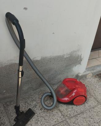 Aspirapolvere compatto molto potente Rowenta 
