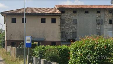 Casa/appartamenti/magazzino a grezzo