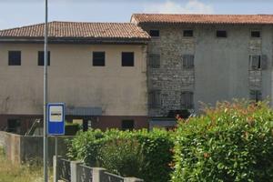 Casa/appartamenti/magazzino a grezzo