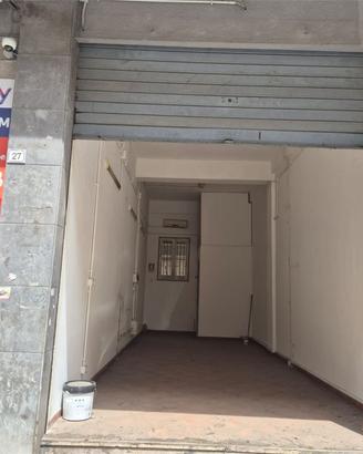 PARISIO: LOCALE C/1 MQ 35