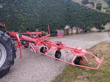 Girello voltafieno LELY