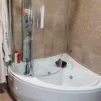 VASCA E COLONNA IDROMASSAGGIO CON BOX DOCCIA