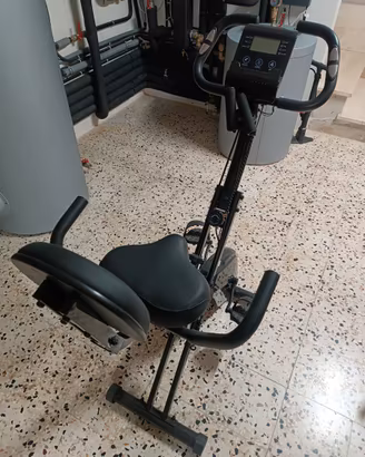 Cyclette multifunzione pieghevole
