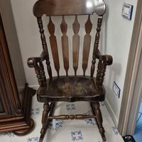 Sedia a dondolo in legno massello