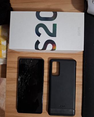 📱 Samsung Galaxy S20 FE Funzionante vetro crepato