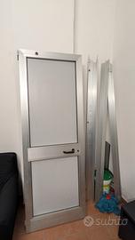 Porta in alluminio con pannelli