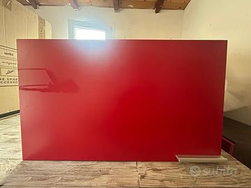 Due pensili rossi e marroni