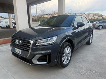 Audi Q2 30 TDI S tronic Identity Black