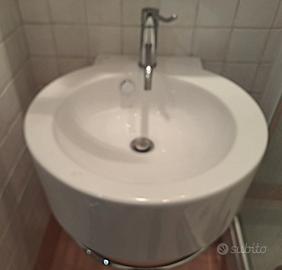 Lavabo tondo e rubinetto