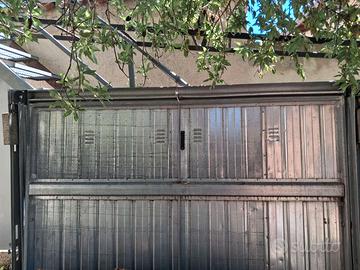 Porta basculante garage zincata.