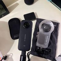 insta 360 x3 + case subaqueo invisibile + batteria