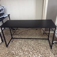 Scrivania 140x50 nera in legno