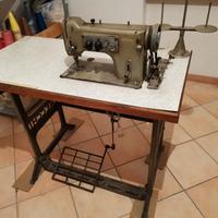 Macchina da cucire d'epoca NECCHI