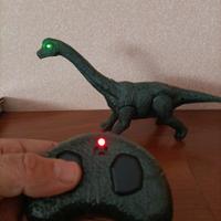 DINOSAURO BRACHIOSAURO +TELECOMANDO