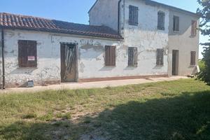 R'ustico a Conselve su lotto edificabile
